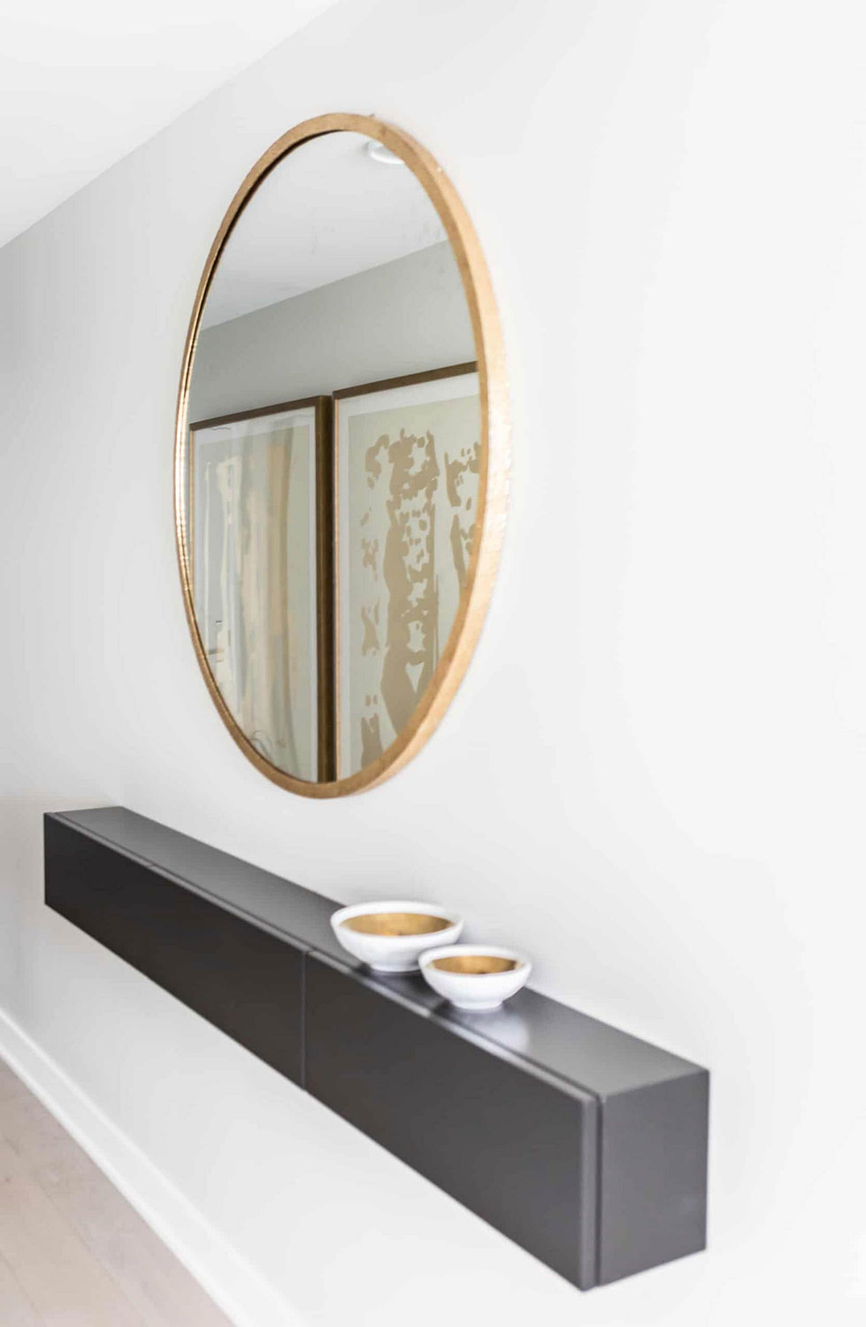 Ville-Marie---Entrance-Mirror