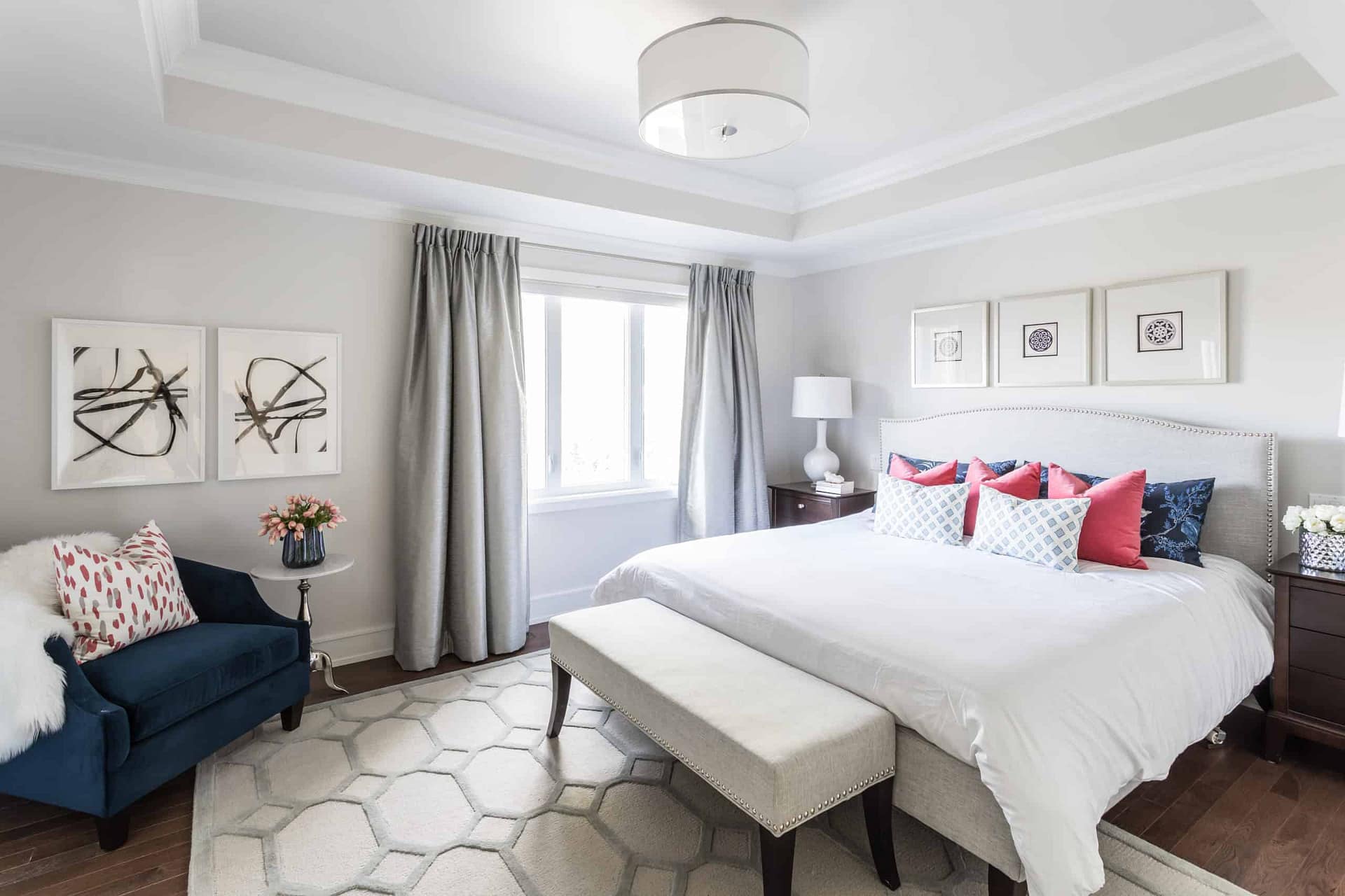 Picking The Perfect Pillow Arrangement For Your Bed LUX Decor